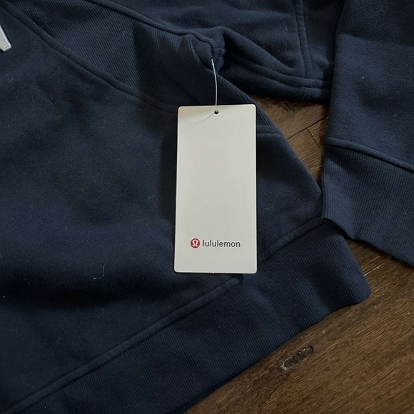Lululemon-scuba oversized pullover-navy -M/L-NWT - Picture 6 of 9